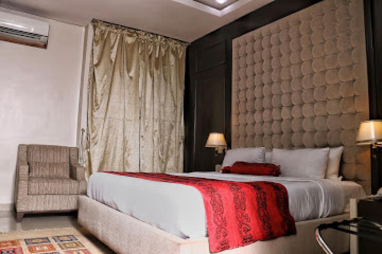 Room In Lodge - Best Western Plus-איבאדן מראה חיצוני תמונה