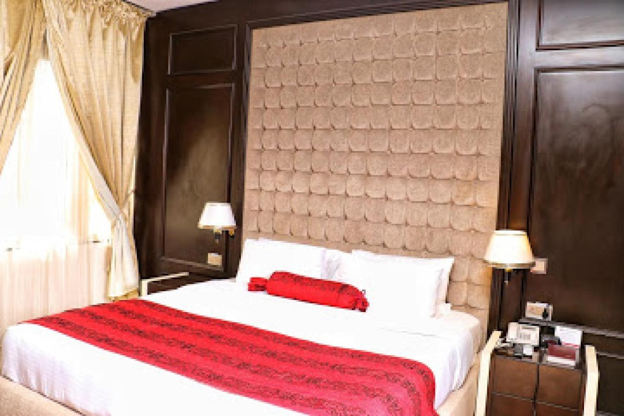 Room In Lodge - Best Western Plus-איבאדן מראה חיצוני תמונה
